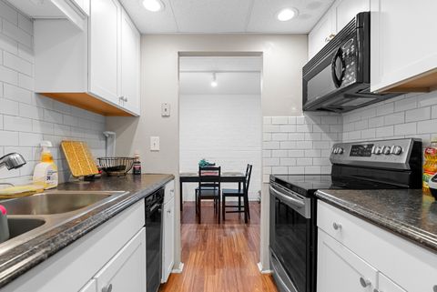 Tiny photo for 3223 W Parkway Drive #1G, Northbrook, IL 60062 (MLS # 12681548)