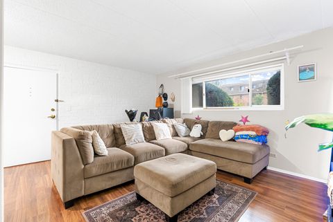 Tiny photo for 3223 W Parkway Drive #1G, Northbrook, IL 60062 (MLS # 12681548)