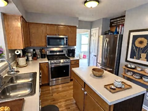 Tiny photo for 1403 Prairie Court, North Aurora, IL 60542 (MLS # 12480044)