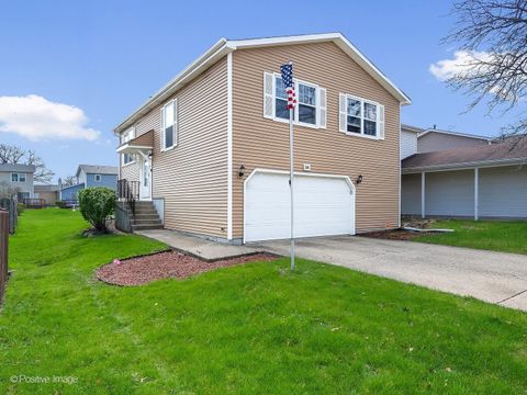 Photo of 381 Thorncliffe Drive, Glendale Heights, IL 60139 (MLS # 12616636)