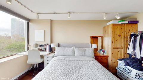 Tiny photo for 2800 N Lake Shore Drive #502, Chicago, IL 60657 (MLS # 12552566)