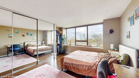 Tiny photo for 2800 N Lake Shore Drive #502, Chicago, IL 60657 (MLS # 12552566)