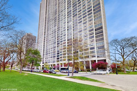 Tiny photo for 2800 N Lake Shore Drive #502, Chicago, IL 60657 (MLS # 12552566)