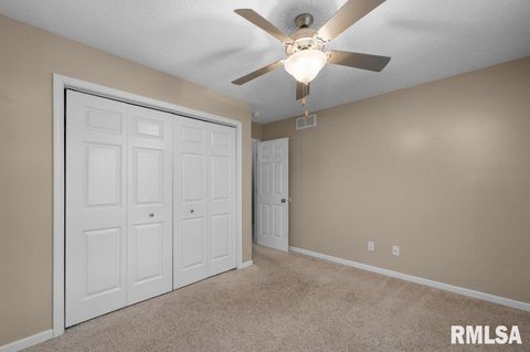 Tiny photo for 28 W VILLAGE Circle, Davenport, IA 52806 (MLS # QC4269051)