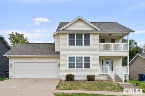Photo of 28 W VILLAGE Circle, Davenport, IA 52806 (MLS # QC4269051)