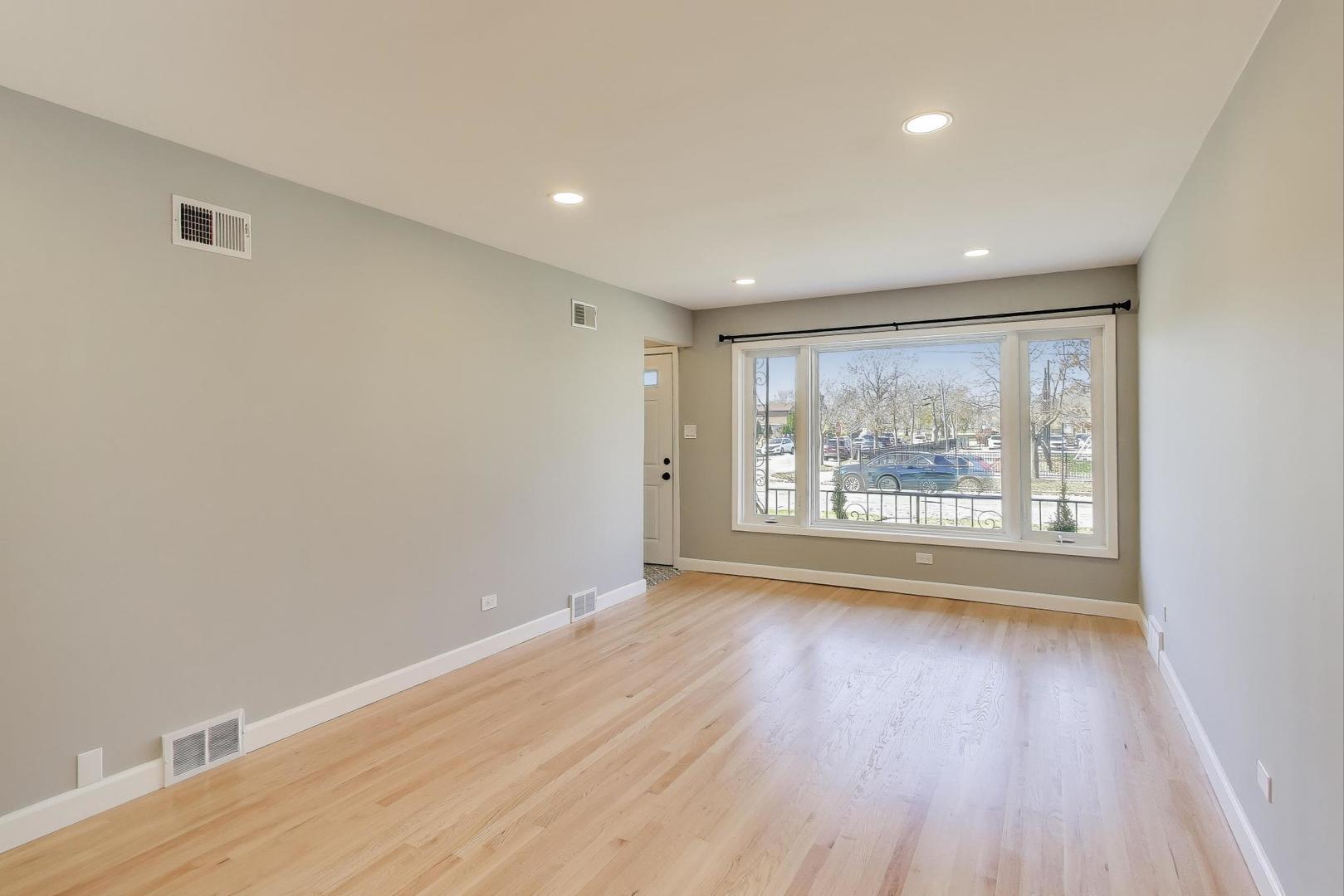 11459 S Ewing Avenue