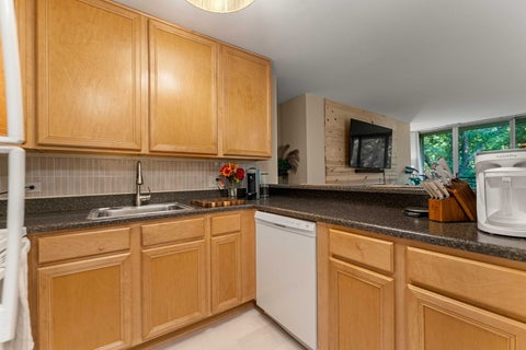 Tiny photo for 5810 Oakwood Drive #3F, Lisle, IL 60532 (MLS # 12677445)