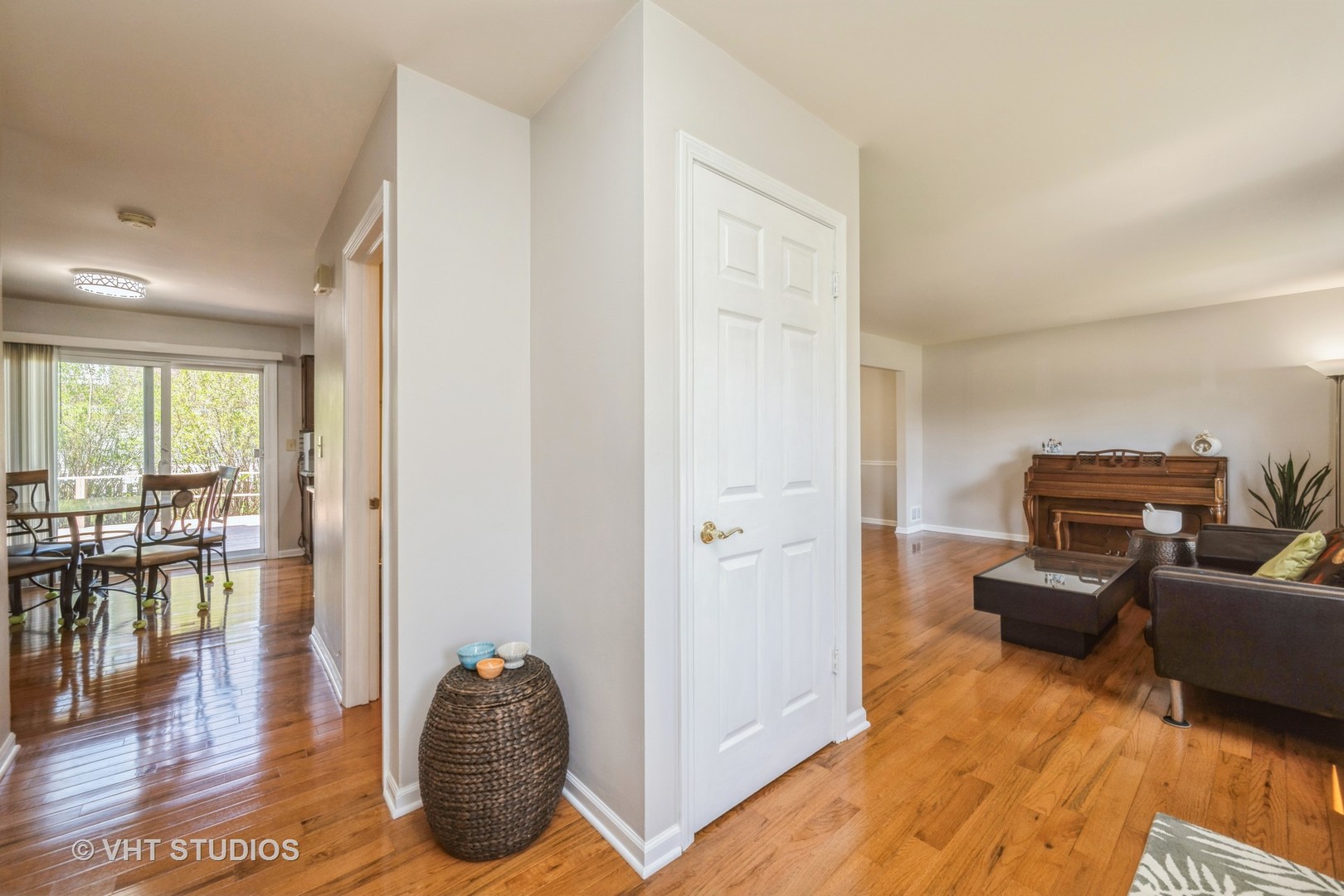 888 Knollwood Drive