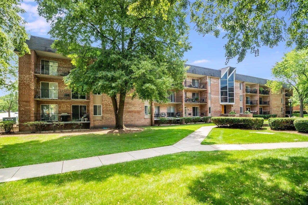 1001 N Mill Street 307 - Photo 2
