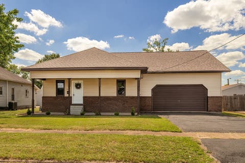 Tiny photo for 1406 N Glendale Street, Marion, IL 62959 (MLS # 12692718)