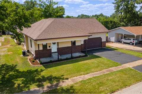 Tiny photo for 1406 N Glendale Street, Marion, IL 62959 (MLS # 12692718)