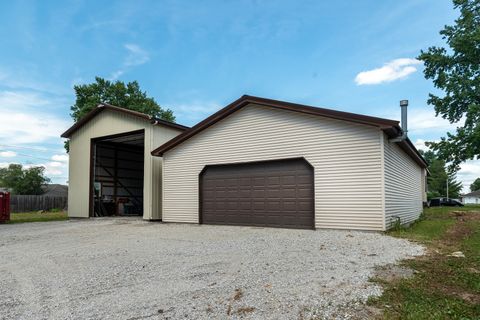 Tiny photo for 1406 N Glendale Street, Marion, IL 62959 (MLS # 12692718)