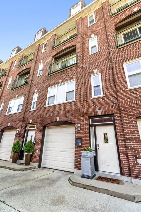 4438 N Racine Avenue F Chicago IL 60640