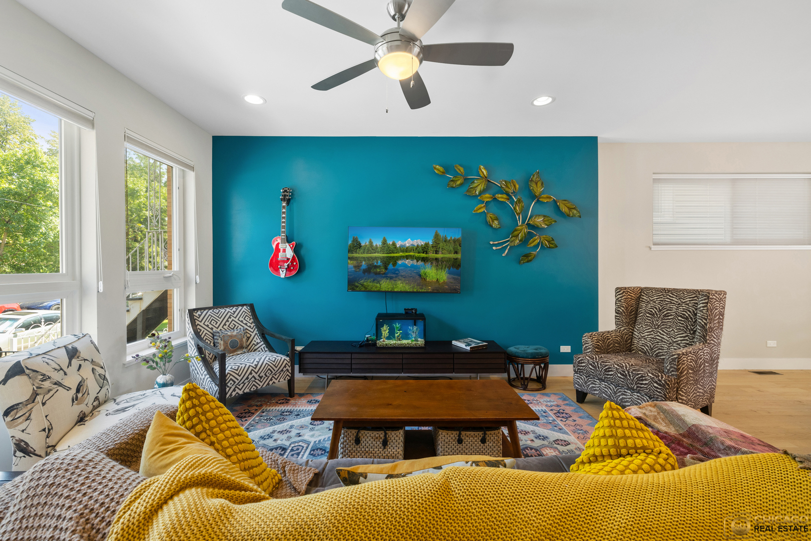 929 W 33rd Place