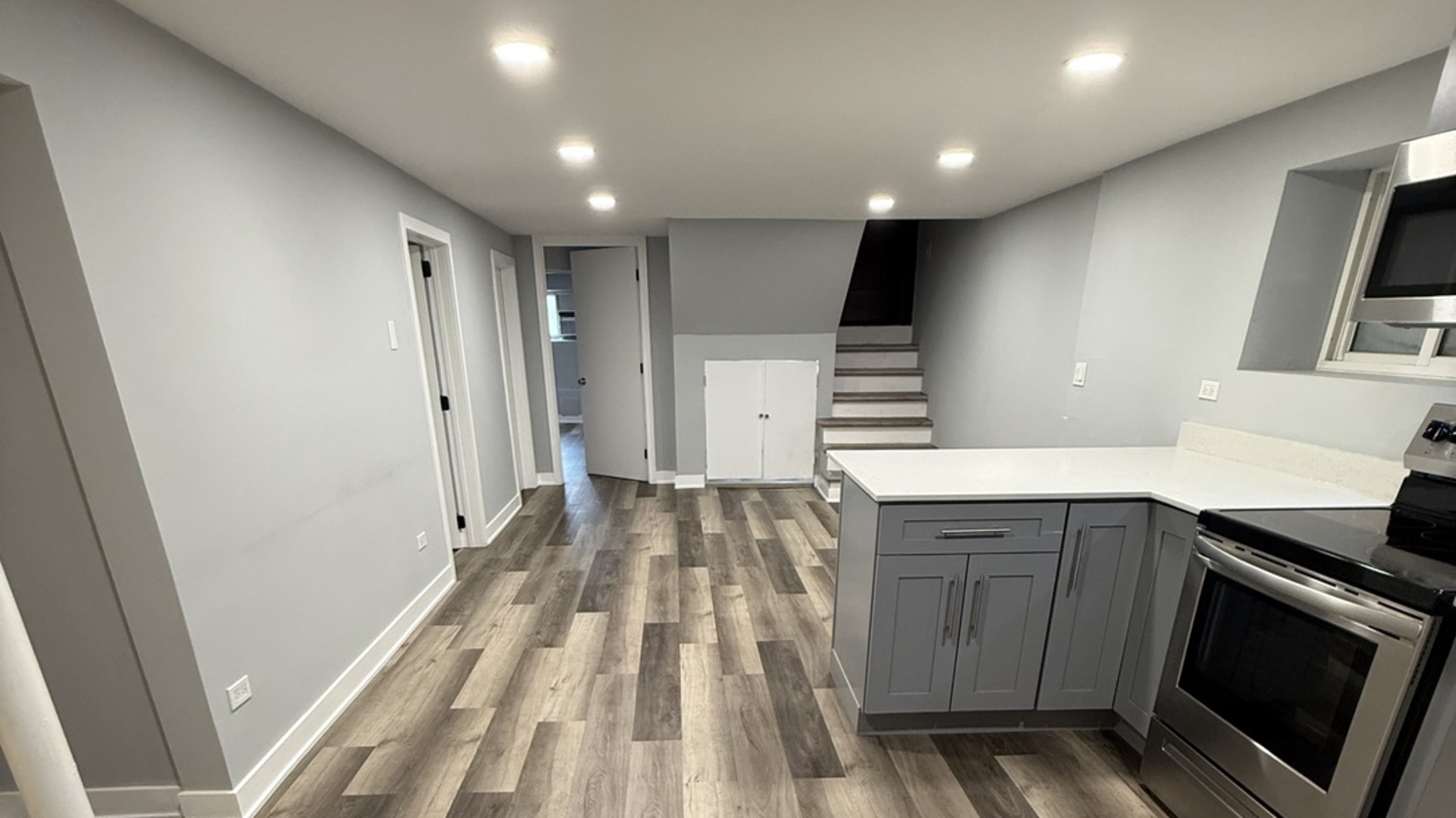 2827 W Lunt Avenue GARDEN