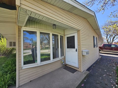 Photo of Elmhurst, IL 60126 (MLS # 12516238)