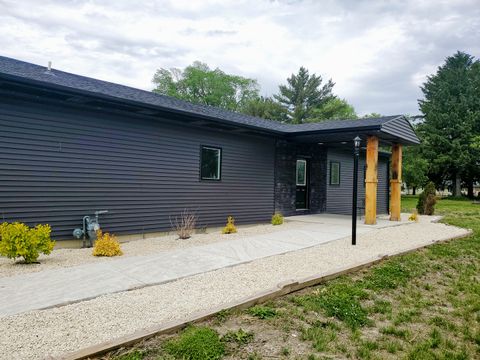 Tiny photo for 507 N Secor Street, Gilman, IL 60938 (MLS # 12369655)