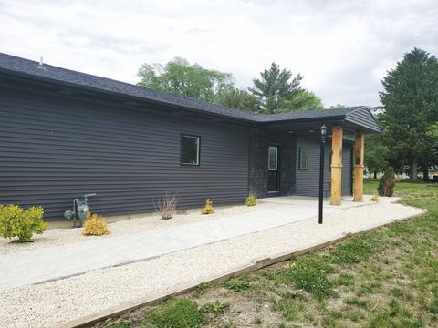 Tiny photo for 507 N Secor Street, Gilman, IL 60938 (MLS # 12369655)
