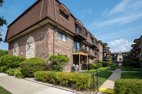 Tiny photo for 6453 N Northwest Highway #C5, Chicago, IL 60631 (MLS # 12481552)