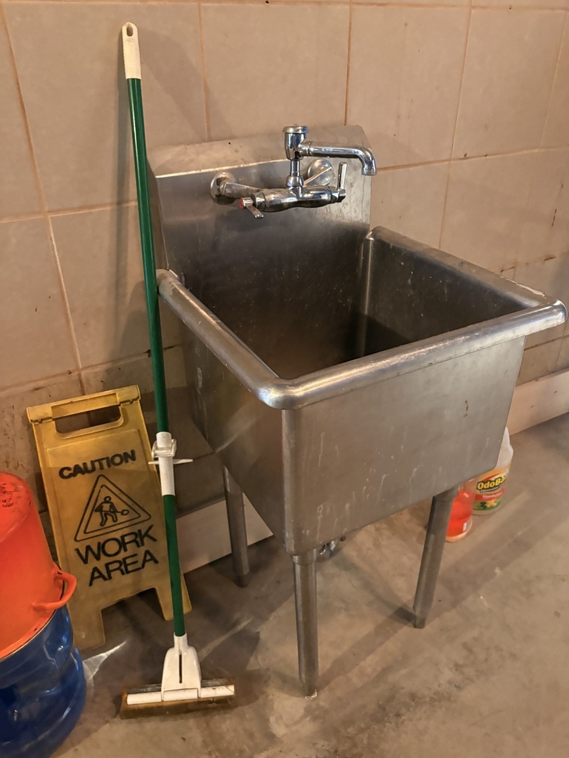 3805 W Chicago Avenue