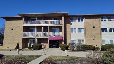 Photo of 960 Beau Drive #109, Des Plaines, IL 60016 (MLS # 12570959)