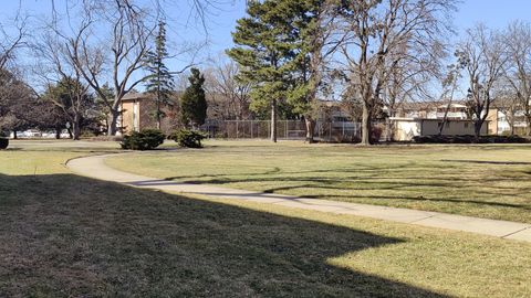 Tiny photo for 960 Beau Drive #109, Des Plaines, IL 60016 (MLS # 12570959)