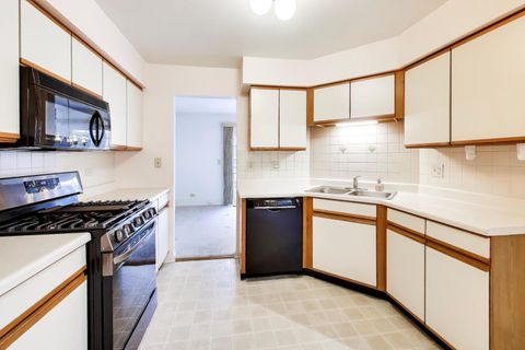 Tiny photo for 18 Whitman Drive, Schaumburg, IL 60173 (MLS # 12587115)