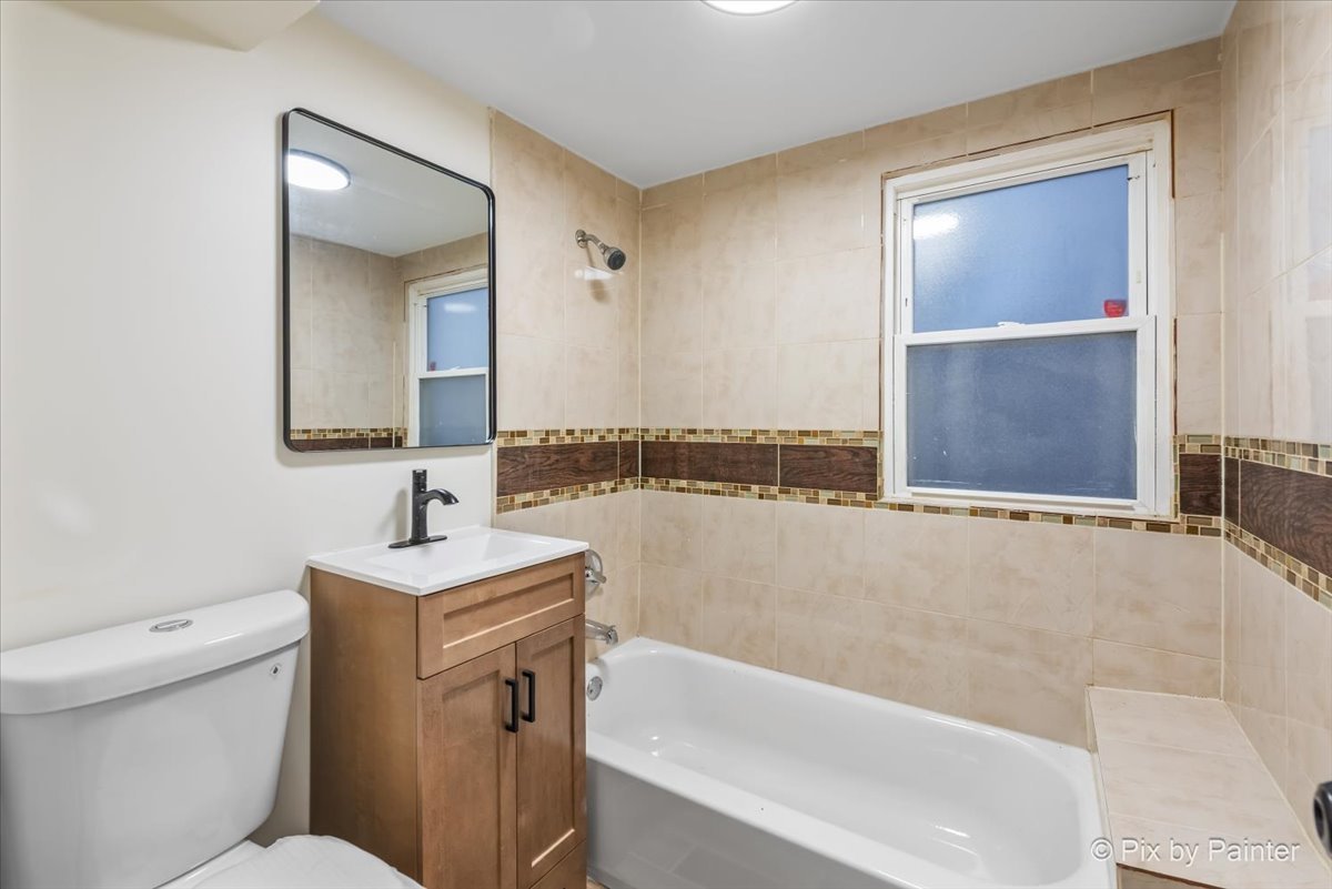 8525 S Saginaw Avenue