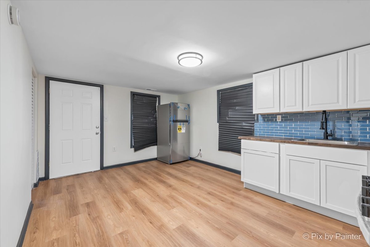 8525 S Saginaw Avenue