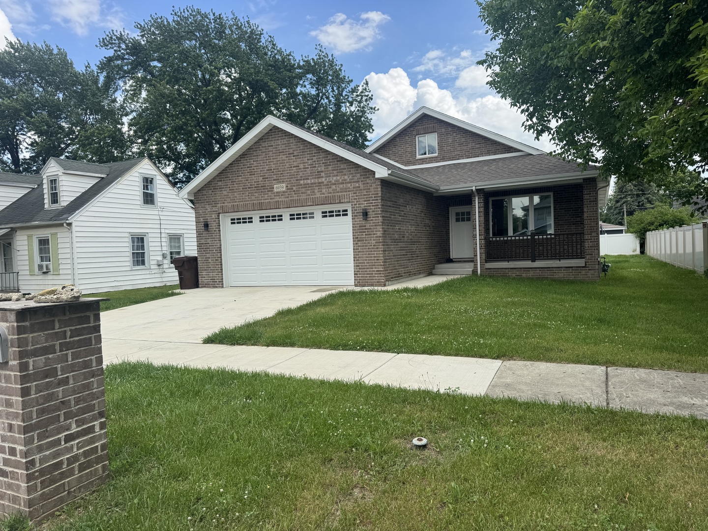 6939 W 95th Place