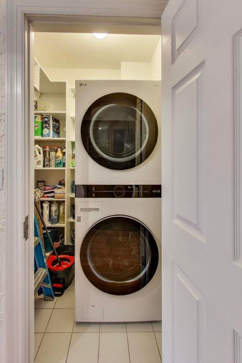 Tiny photo for 2300 W FARWELL Avenue #3, Chicago, IL 60645 (MLS # 12572405)