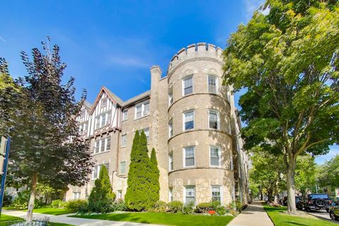 Tiny photo for 2300 W FARWELL Avenue #3, Chicago, IL 60645 (MLS # 12572405)