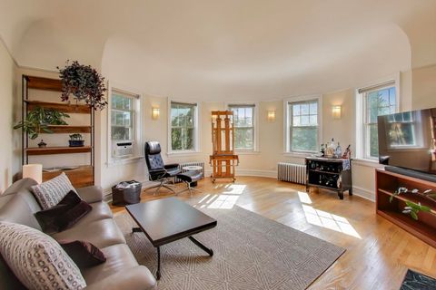 Tiny photo for 2300 W FARWELL Avenue #3, Chicago, IL 60645 (MLS # 12572405)