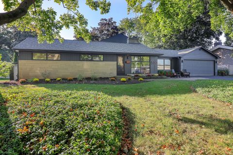 Photo of 520 N Pine Street, Geneva, IL 60134 (MLS # 12492738)