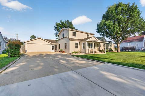 Tiny photo for 1712 Wilcox Street, Crest Hill, IL 60403 (MLS # 12721010)