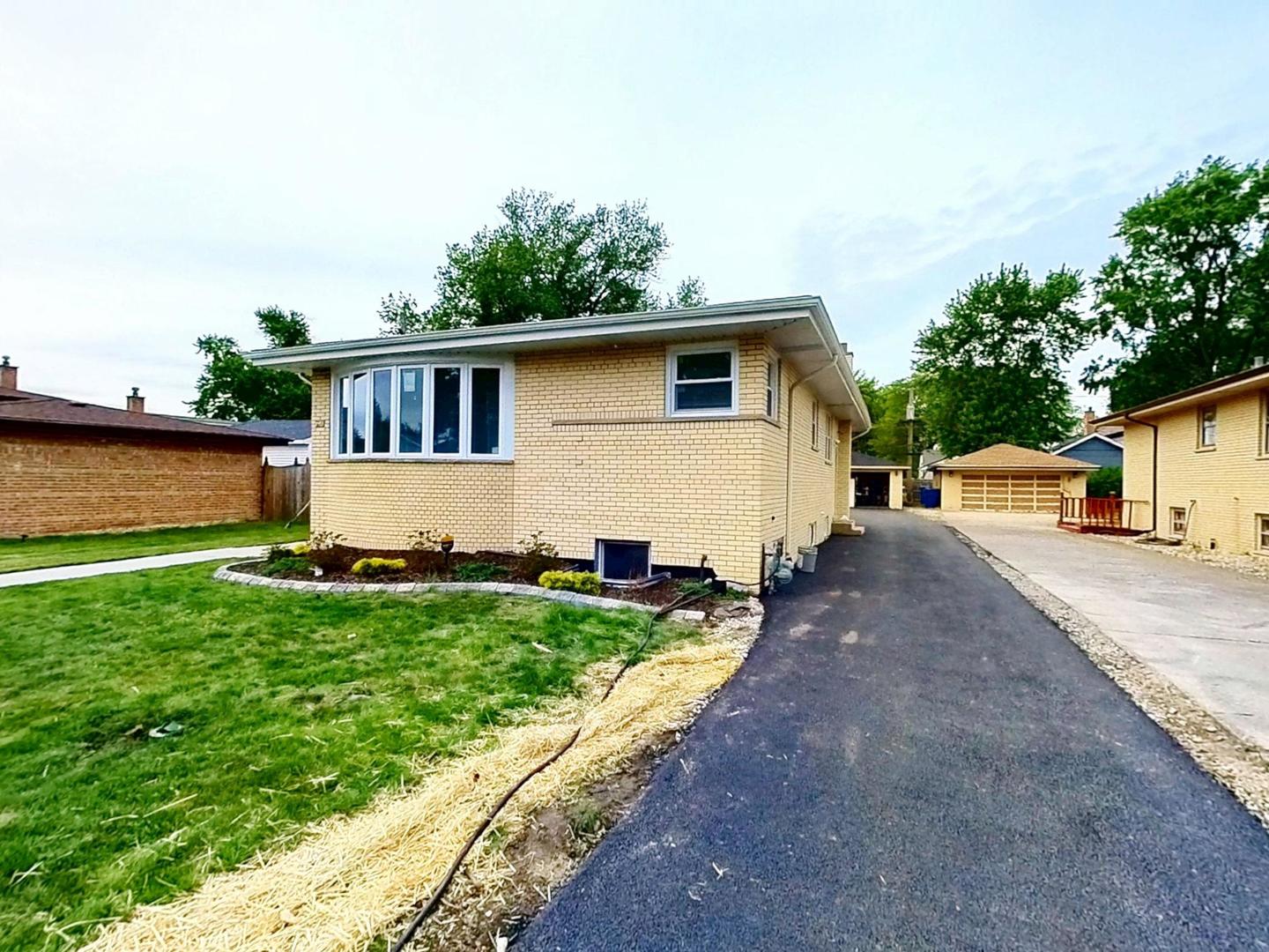5544 Oakdale Drive