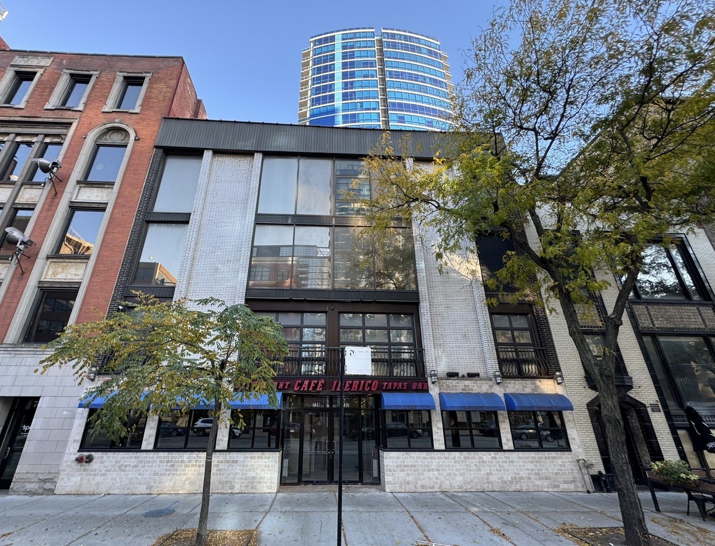 737 N LaSalle Street