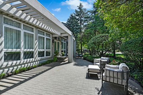 A home in Burr Ridge