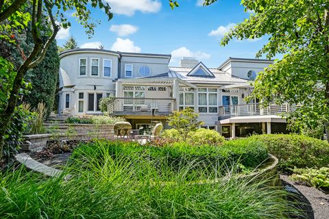 A home in Burr Ridge