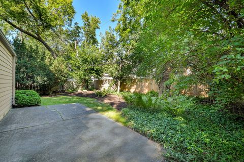 Tiny photo for 611 Polo Drive, Wheaton, IL 60187 (MLS # 12490185)