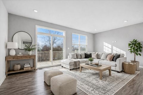 Tiny photo for 542 Cimmaron Circle, Crystal Lake, IL 60012 (MLS # 12557825)