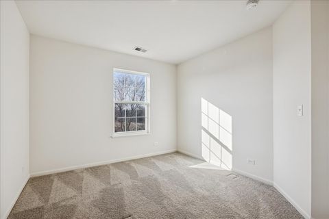 Tiny photo for 542 Cimmaron Circle, Crystal Lake, IL 60012 (MLS # 12557825)