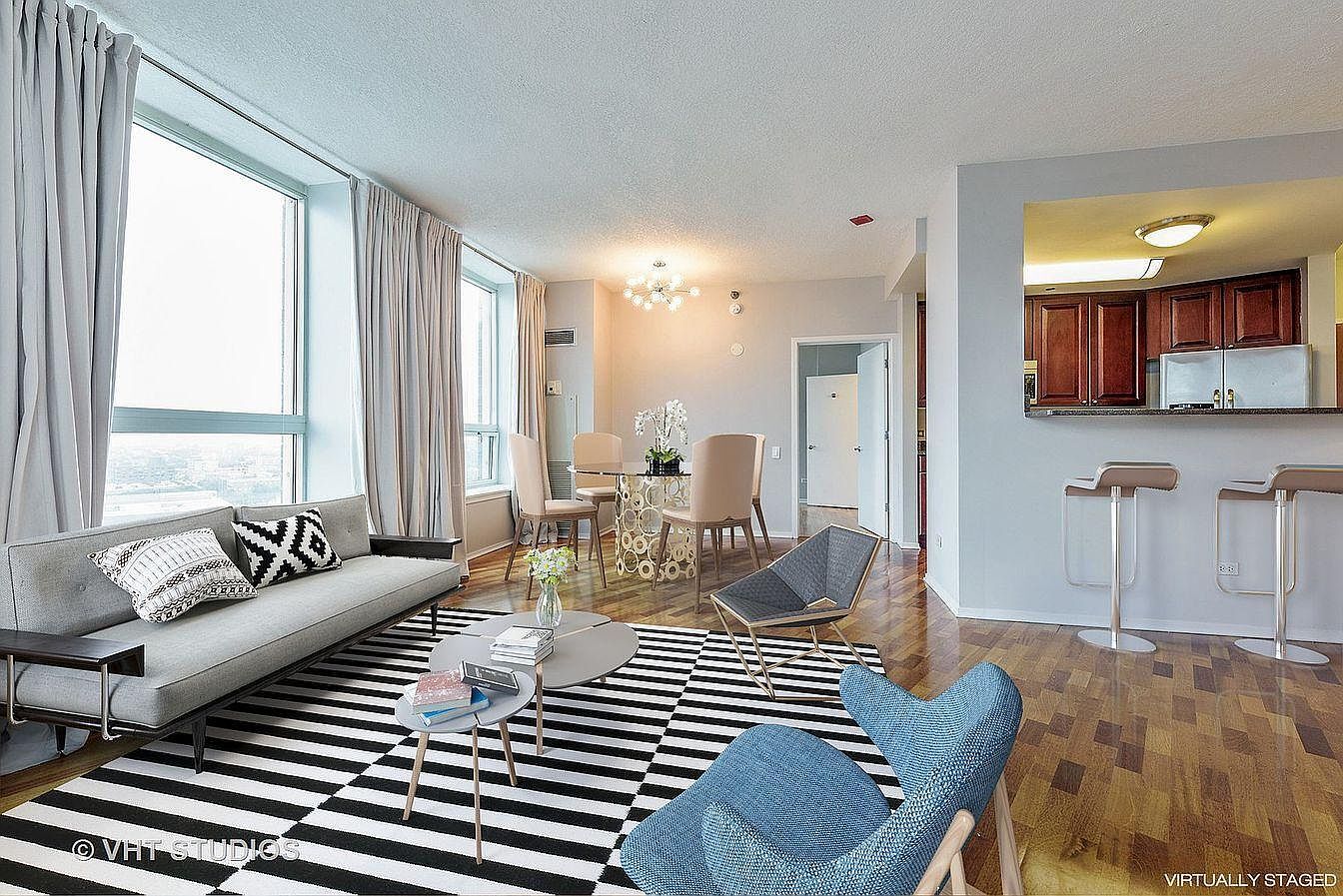 600 N Kingsbury Street 1811