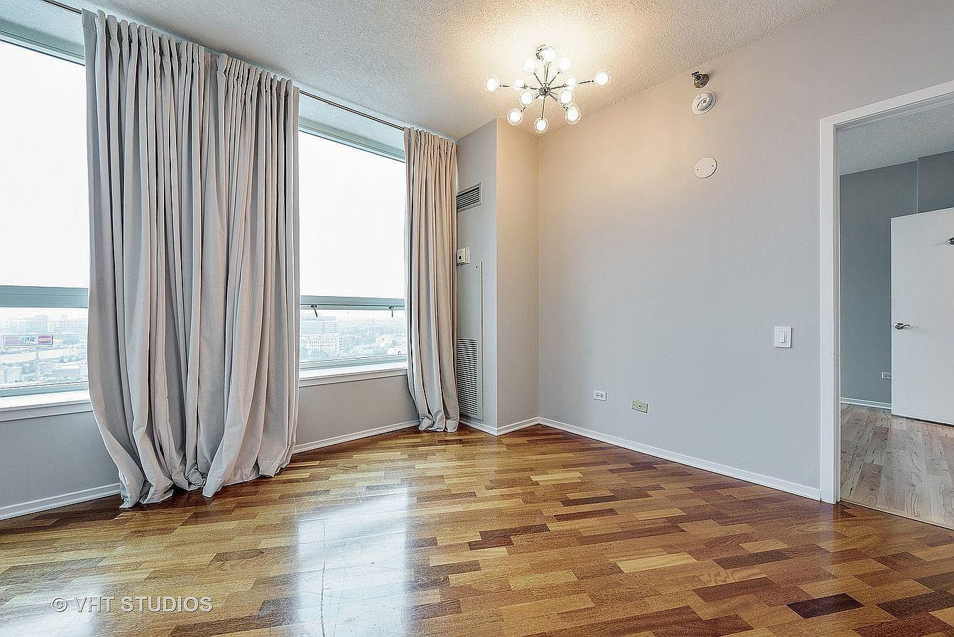 600 N Kingsbury Street 1811