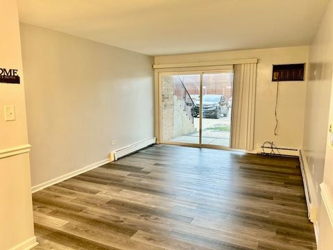 Tiny photo for 2B DUNDEE QUARTER Dr #101, Palatine, IL 60074 (MLS # 12418288)