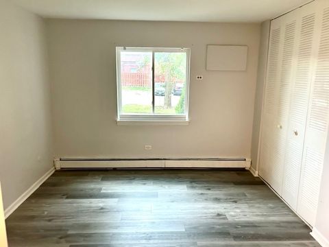 Tiny photo for 2B DUNDEE QUARTER Dr #101, Palatine, IL 60074 (MLS # 12418288)