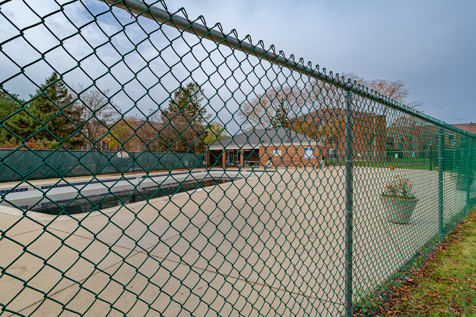 Elk Grove Village, Illinois 60007, United States, 2 Bedrooms Bedrooms, ,2 BathroomsBathrooms,Residential,Active,217652