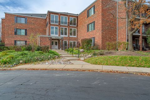 520 BIESTERFIELD Road E220 Elk Grove Village IL 60007