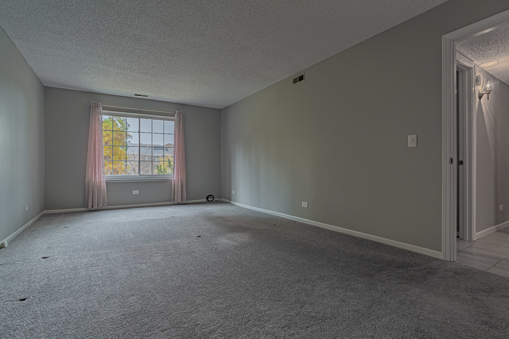 Elk Grove Village, Illinois 60007, United States, 2 Bedrooms Bedrooms, ,2 BathroomsBathrooms,Residential,Active,217652