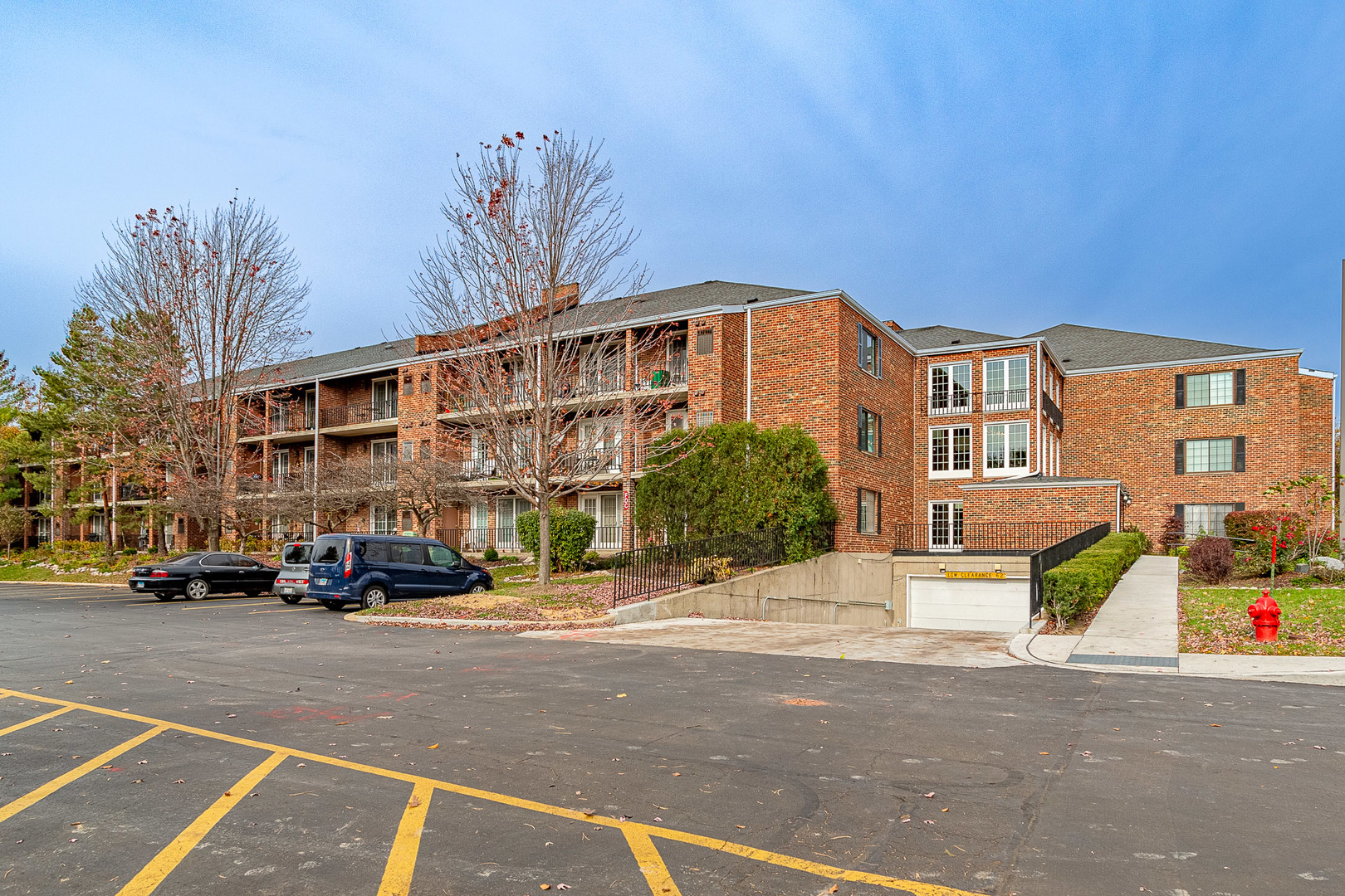 Elk Grove Village, Illinois 60007, United States, 2 Bedrooms Bedrooms, ,2 BathroomsBathrooms,Residential,Active,217652